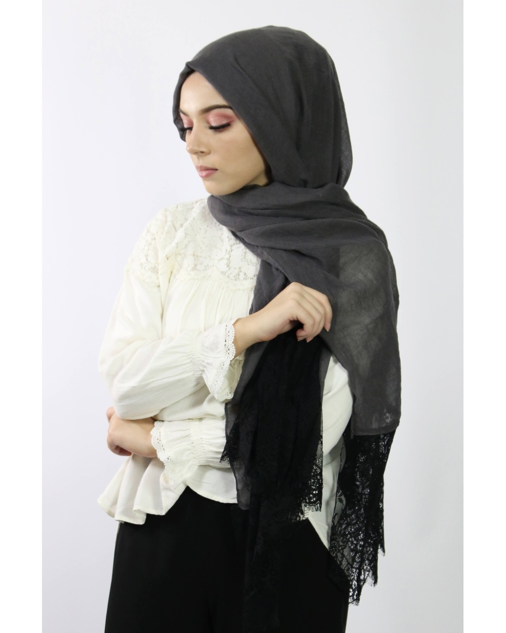 Maxi Hijab Coton PREMIUM avec dentelle gris souris