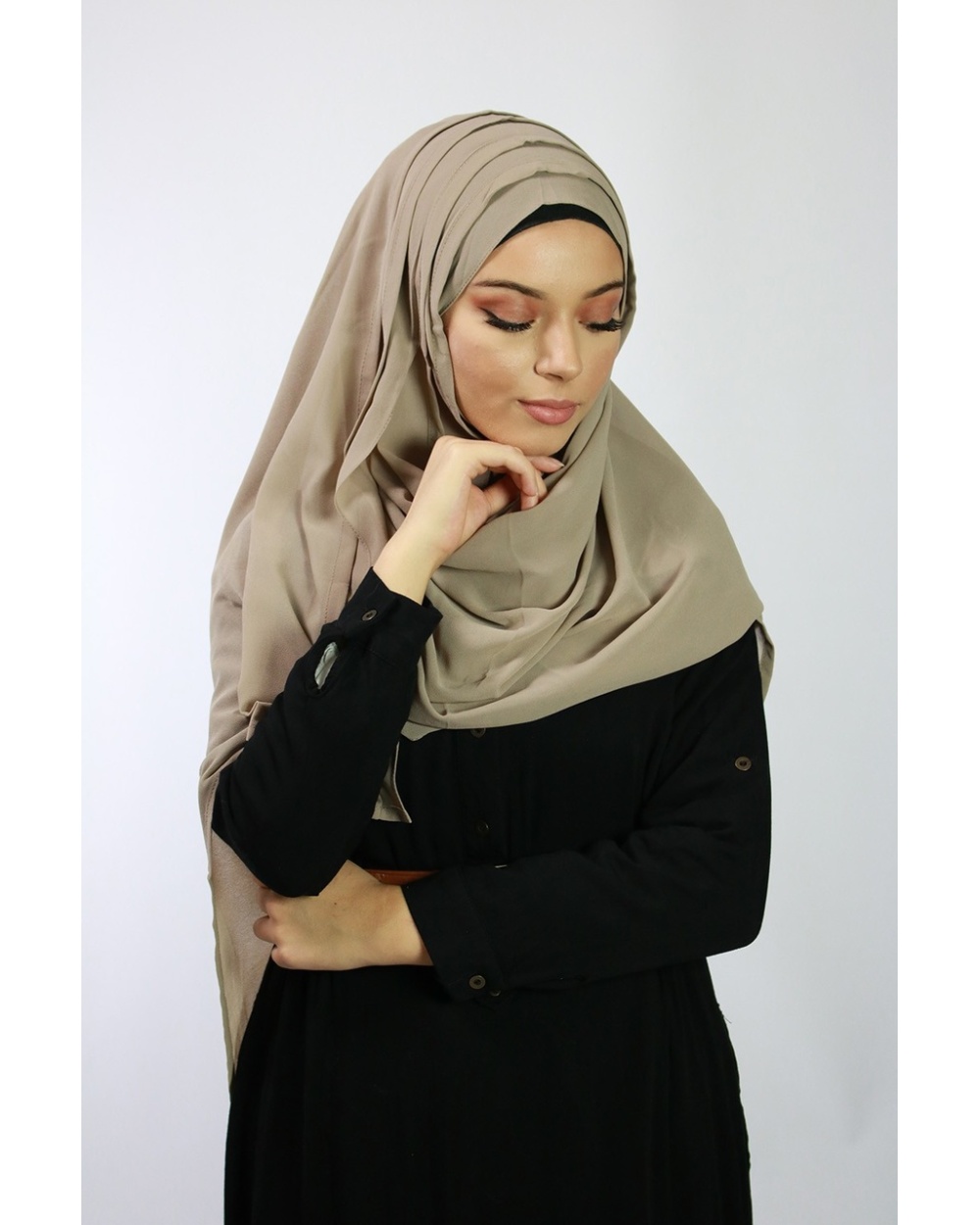  Hijab   enfiler  enti rement cousu taupe