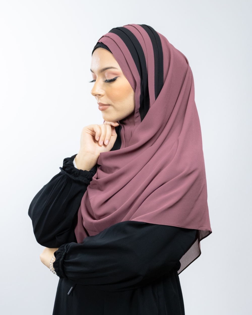 Hijab à enfiler entièrement cousu
